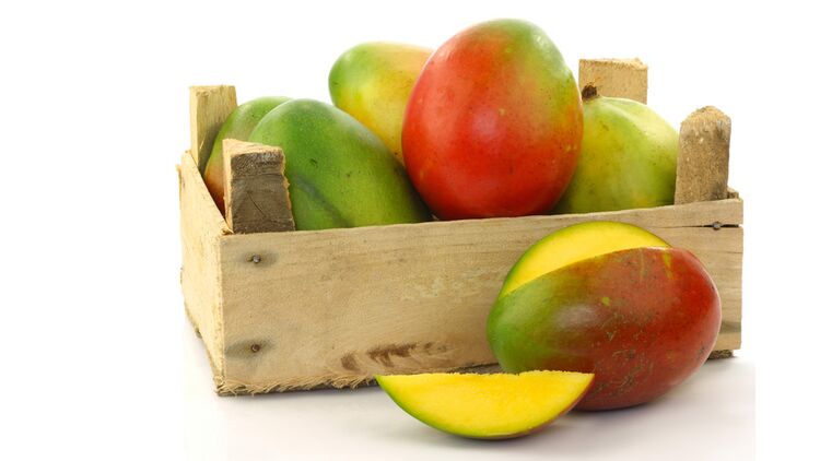 1 Mango (circa 250 Gramm) liefert immerhin 2,6 Milligramm Vitamin E