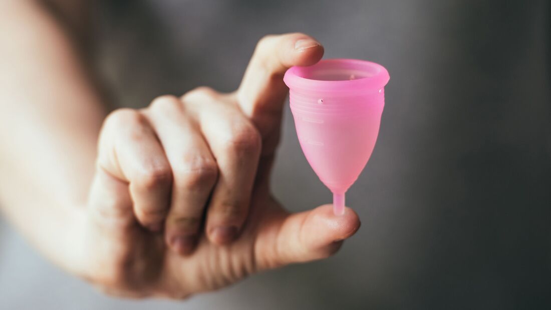 30 ml fasst die Menstruationstasse, die bis zu 12 Stunden getragen werden kann
