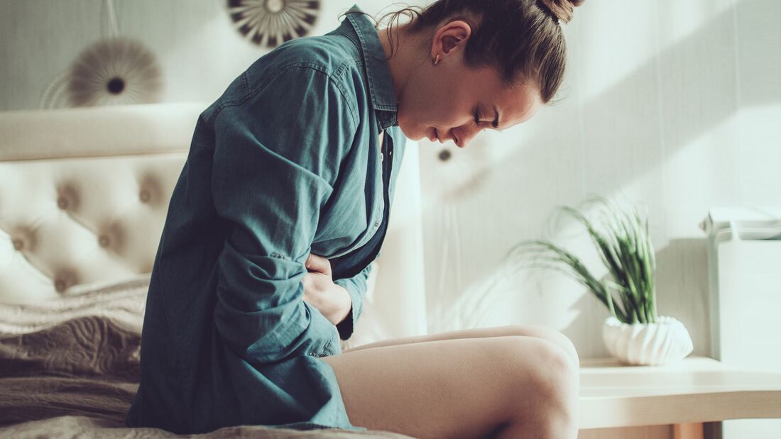 Bei PMS kann Mönchspfeffer helfen, die Symptome zu lindern.