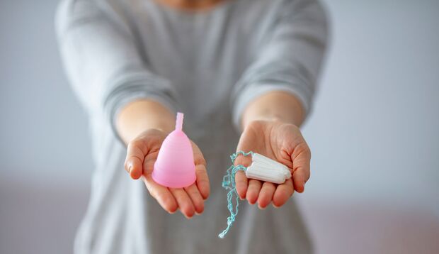 Bei Scheidentrockenheit sollte man die Menstruationstasse dem Tampon vorziehen