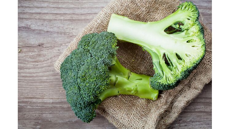 Eine Portion (200 Gramm) Brokkoli liefert 230 Milligramm Vitamin C