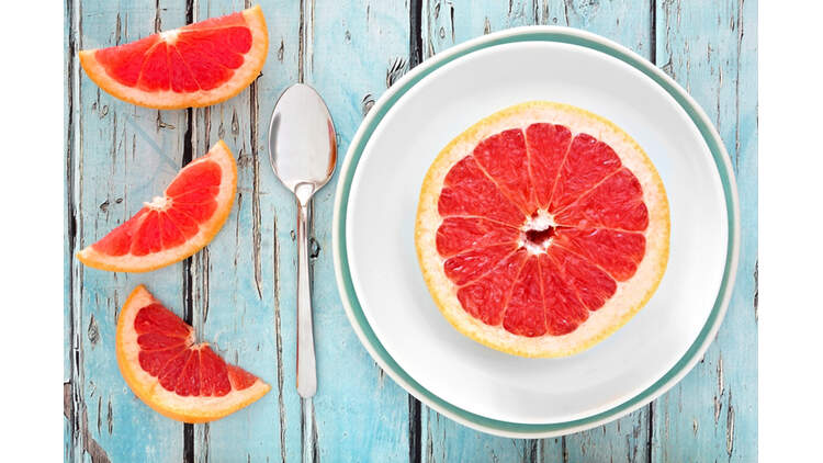 Eine halbe Grapefruit liefert nur 65 kcal