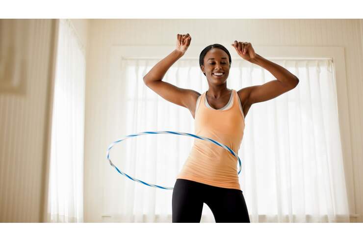 Hula Hoop Mit Spass Zur Schlanken Taille Women S Health