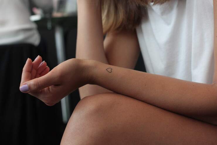 Kleine Tattoos 9 Schone Ideen Und Ihre Bedeutung Women S Health