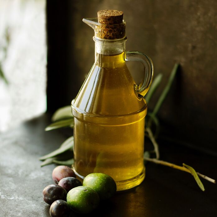 Lein- und Algenöl bekommen ab sofort einen Stammplatz in der Küche