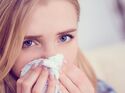 Mehr Frauen als Männer sind von einer Pollenallergie betroffen