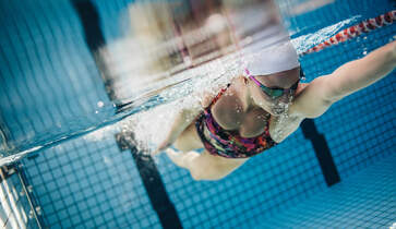 So Nimmst Du Beim Schwimmen Effektiv Ab Women S Health