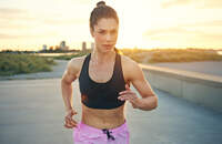 Mit diesem Trainingsplan schaffen Sie die 10 Kilometer bald unter 60 Minuten