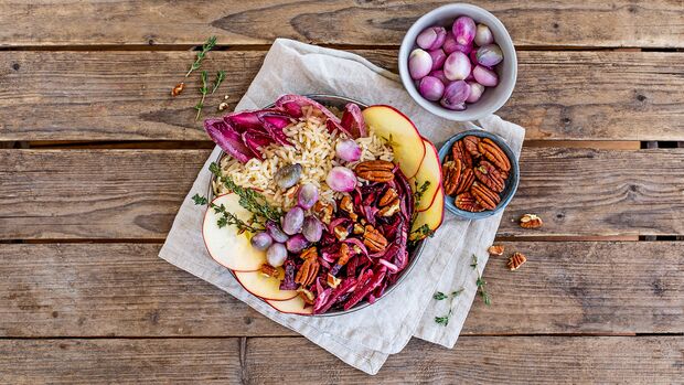 Beetroot and apple bowl with radicchio and rice