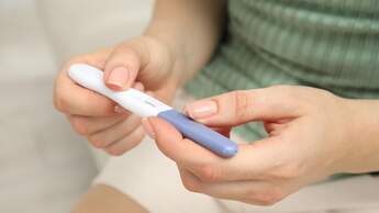 So wendest du einen Schwangerschaftstest richtig an