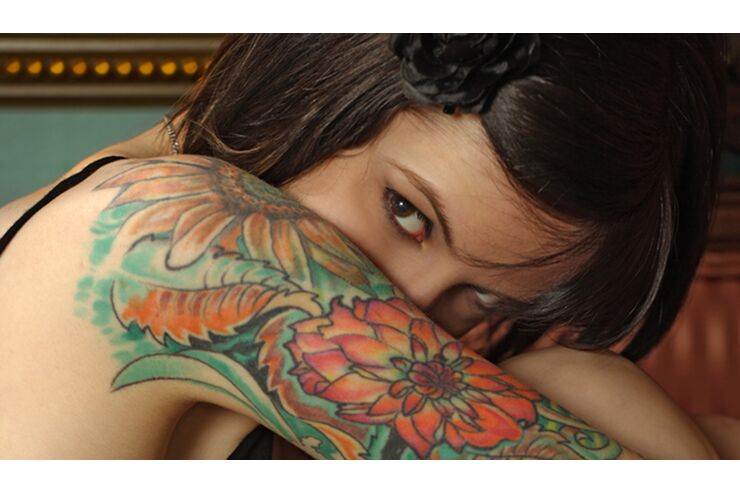 Tattoos bauch frauen schöne für 250+ Tattoos