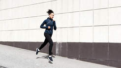 Viele Sportler fragen sich jetzt wahrscheinlich, wie sie im Training bleiben und ob sie eventuell überhaupt noch laufen gehen dürfen