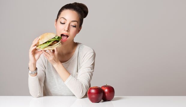 Was tut deinem Körper besser? Burger oder Apfel?
