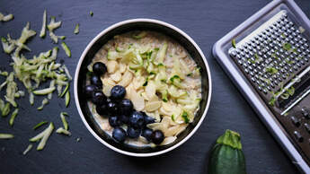 Zucchini-Porridge ist das ideale Frühstück