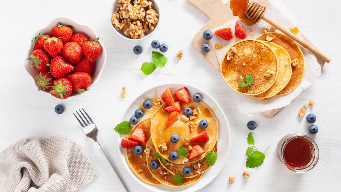 Statt Sirup: 5 gesunde Topping-Ideen für Pancakes