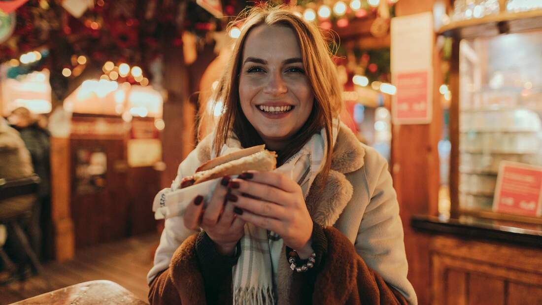 Kaloriencheck auf dem Weihnachtsmarkt: ISS DAS statt Bratwurst & Co.