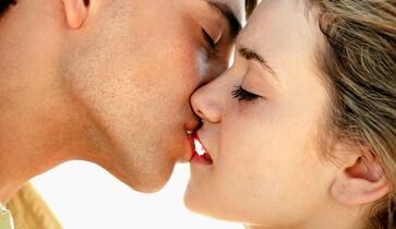 Hals küssen bedeutung am Beziehung: Diese